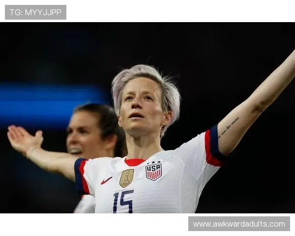 拉皮诺晒出退役后第一笔奢侈消费，网友：这比她当年年薪还高？